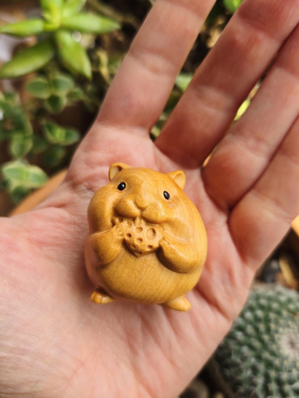 Handcarved Tiny Cheese Mouse Sculpure Figurine - Picture 3 of 7